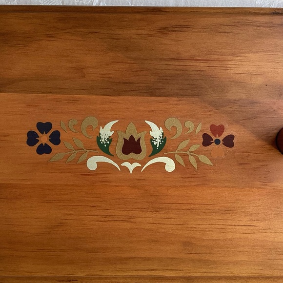 Vintage Folk Art Painted Wooden Napkin Holder - Picture 3 of 7